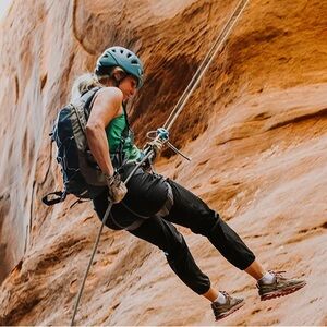 OLLI Vera Jogger Black Size XL Mountaineering Outdoor Athleisure Gorpcore Hiking